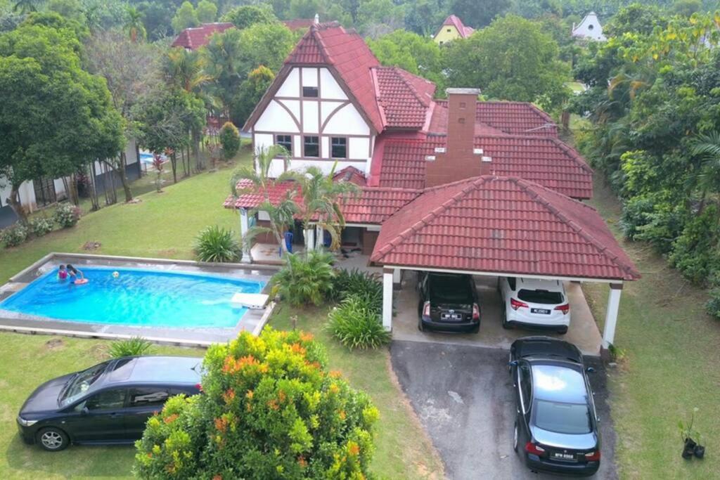 Mommy A Famosa Villa *